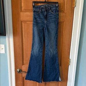 American Eagle Outfitters Size 0 Super Hi-Rise Flare Dark Blue Stretchy Jeans